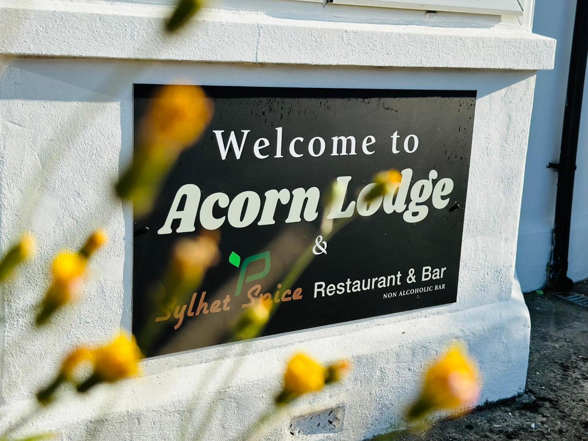 Acorn Lodge Hotel Gatwick & Parking Horley Esterno foto