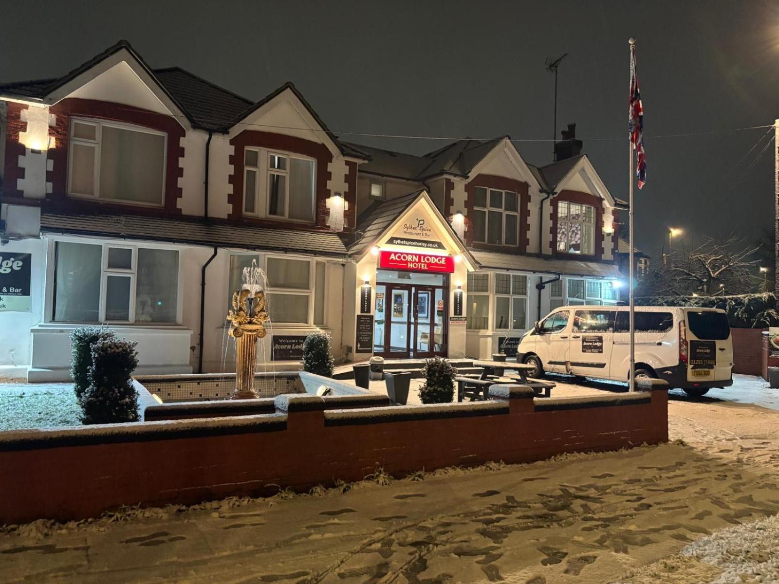 Acorn Lodge Hotel Gatwick & Parking Horley Esterno foto
