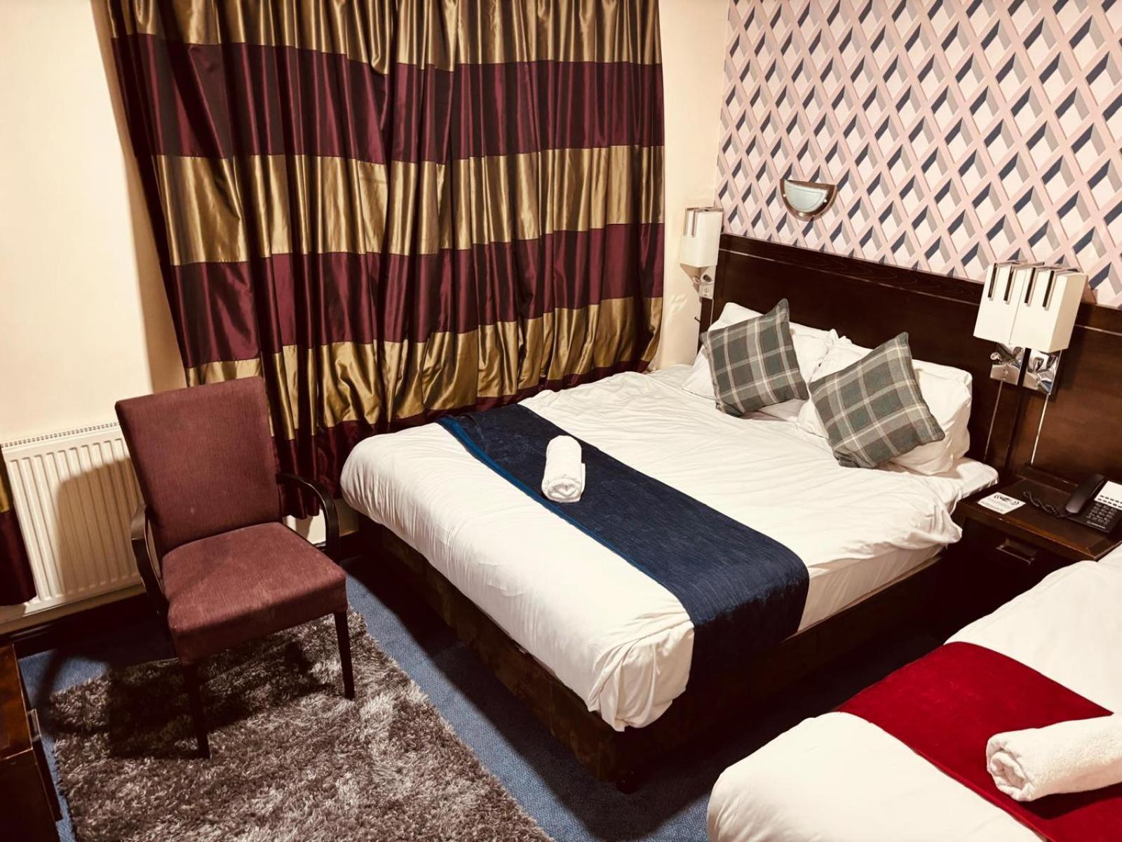Acorn Lodge Hotel Gatwick & Parking Horley Esterno foto